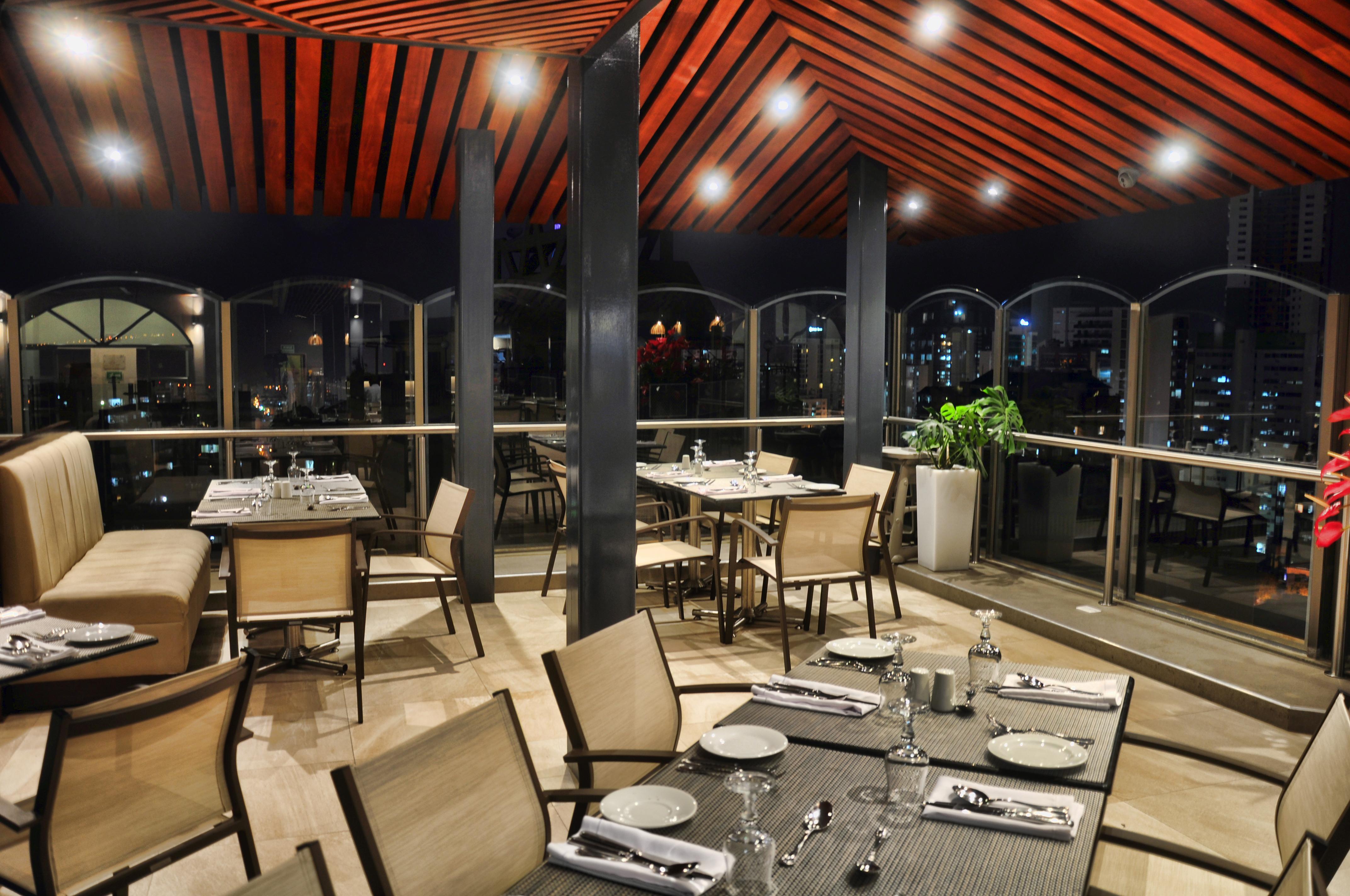 Hotel Dann Carlton Bucaramanga Dış mekan fotoğraf The interior of the restaurant